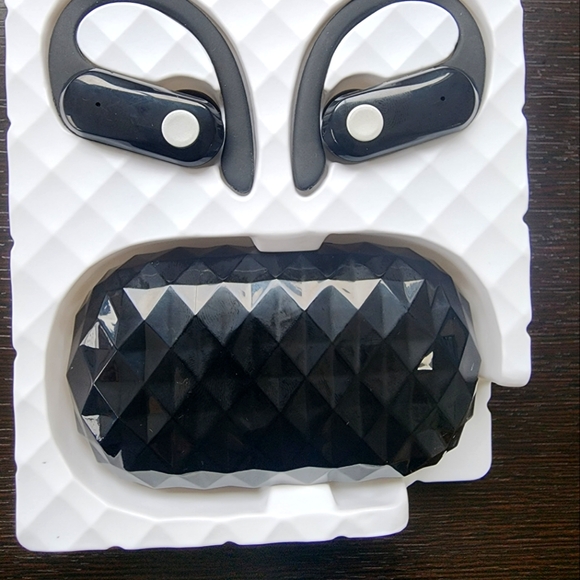 Polaris Wireless Blutooth Earbuds - Picture 2 of 3